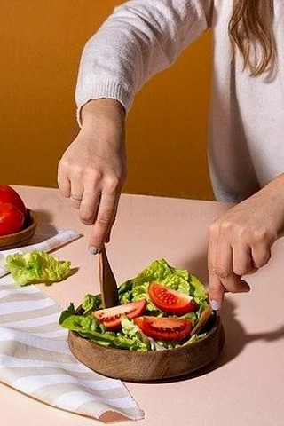 飞机偶遇明星小李，云端上的温暖瞬间