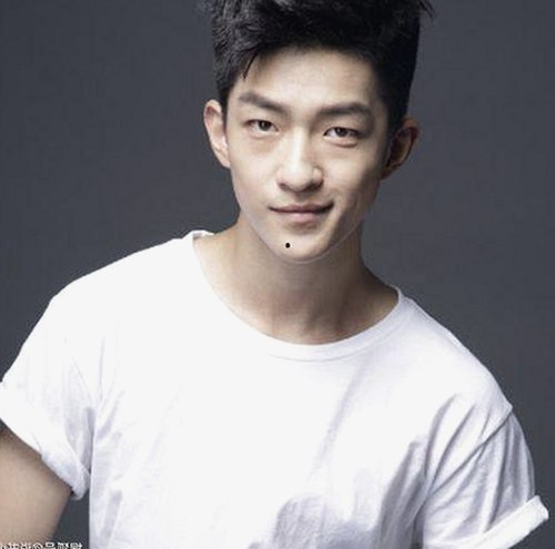 吃瓜博主与狗仔揭秘娱乐圈内幕，辉总带你看明星背后的真实生活