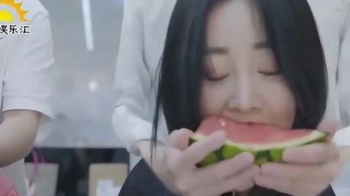 AI如何颠覆娱乐圈吃瓜玩法？揭秘“瓜王”“瓜后”与网友共舞新局面