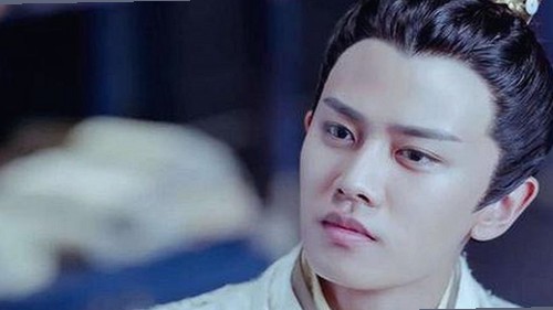 明星恋情、绯闻与幕后：娱乐圈人物动态全揭秘