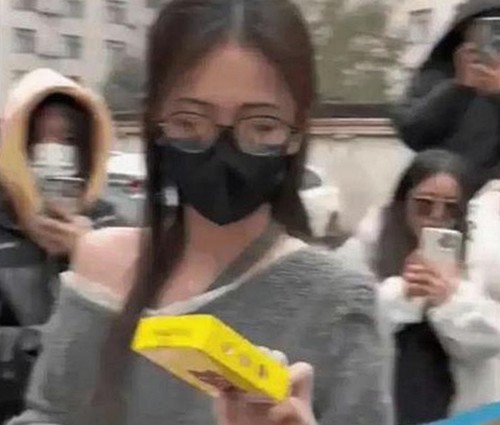 娱乐吃瓜酱的幕后故事与网络热议：从百度云到国产内容争议